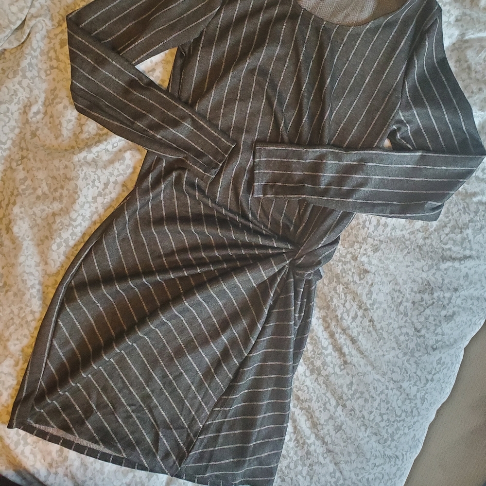 ❌SOLD❌ Pinstripe Bodycon Knot Mini Dress - Picture 5 of 7